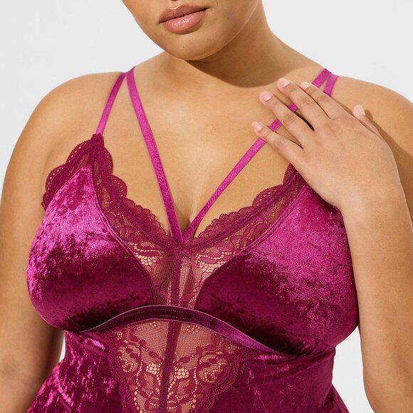 ❤️NWT VINTAGE TORRID  LINGERIE BODYSUIT VELOUR LACE TRIANGLE CUTOUT THONG - PLUS - Picture 3 of 11